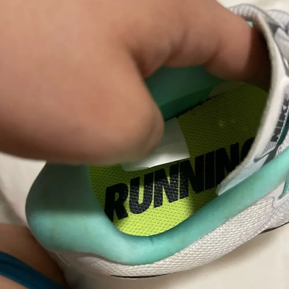 Nike free runs mint and white